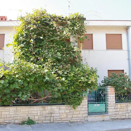 شقة Holiday Apartment Gortanova, A1