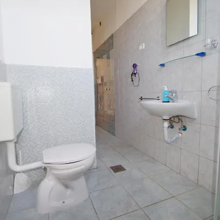 Gortanova 6+2 Apartman Póla