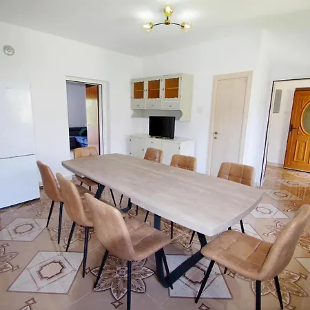 Gortanova 6+2 Apartman Póla