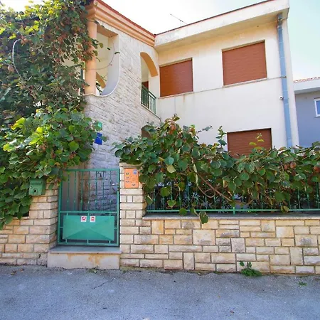 Apartamento Gortanova 6+2 Pula