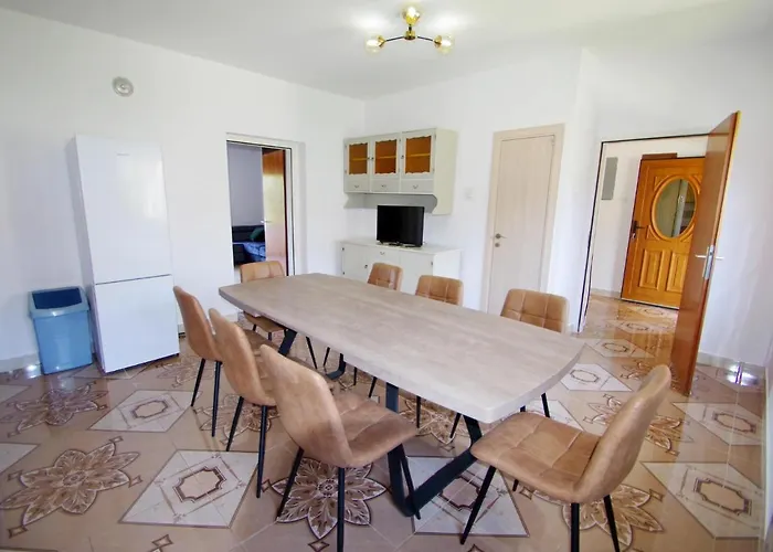 Gortanova 6+2 Διαμέρισμα Πούλα