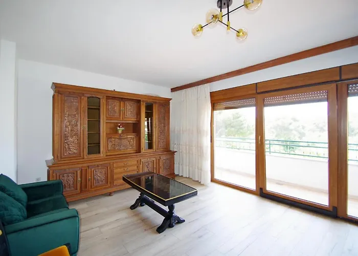 Gortanova 6+2 Διαμέρισμα